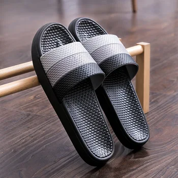2023 חדש מקורה נעלי בית הקיץ נשים סנדלים החלקה באמבטיה הביתה נעלי בית רכות שקופיות מזדמנים נשים/גברים עבה תחתונה נעליים
