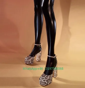 ליידי כיכר רגלי הנחש עיצוב פלטפורמת סנדלי העקב עבה אבזם שמלת ריקוד עקבים גבוהים נעלי נעלי גודל 46 פאנק סגנון הנעל